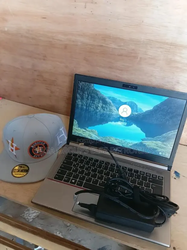 Laptop Fujitsu Lifebook A1130 8GB Intel Core i7 SSD 128GB