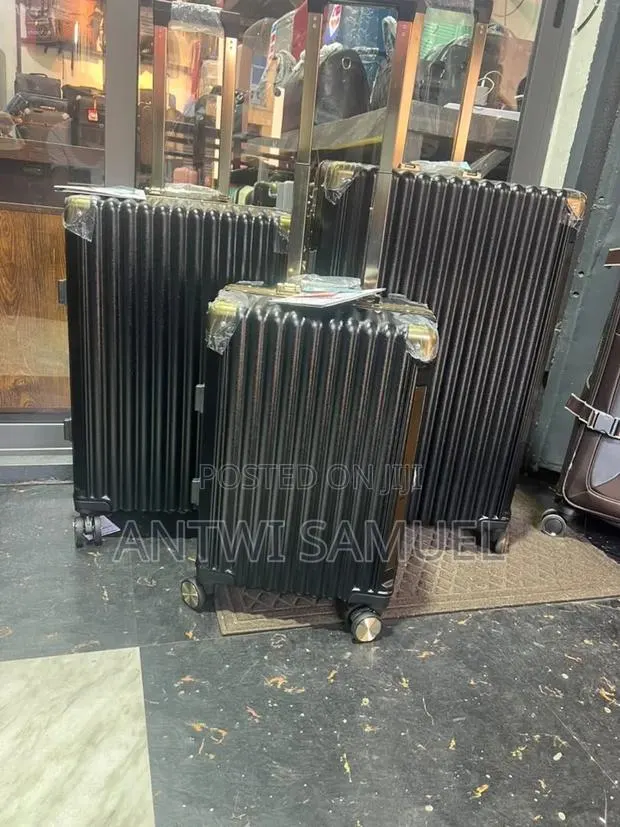 Quality Suitcases · Photo 1