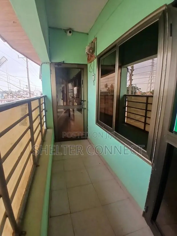 Single Room Self Contained · Photo 1