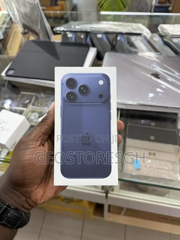 New Apple iPhone 17 Pro 512 GB Blue · Photo 1