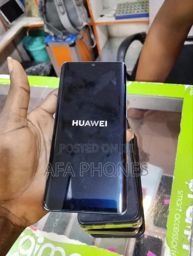 New Huawei P30 128 GB Blue · Photo 1
