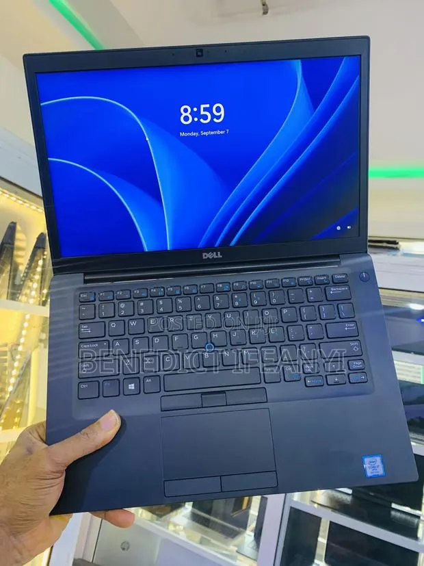 Laptop Dell Latitude 7490 16GB Intel Core i7 SSD 256GB · Photo 1