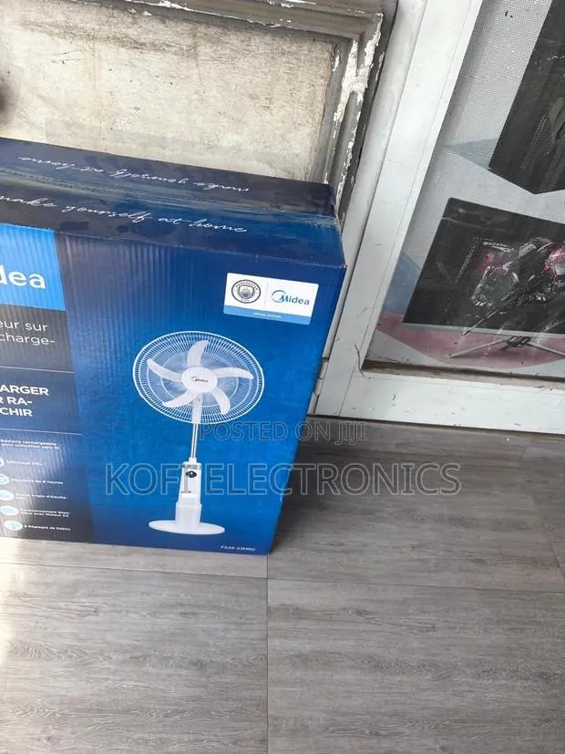 Midea Rechargeable Fan ,Built for Convenience and Durability · Photo 1