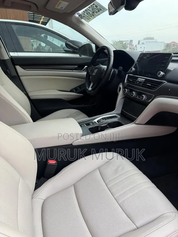 Honda Accord 2019 White · Photo 1