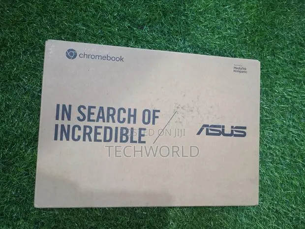 New Laptop Asus Chromebook C300 8GB SSD 128GB · Photo 1