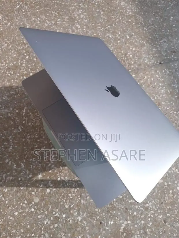 Laptop Apple MacBook Pro 2019 32GB Intel Core i9 SSD 1T · Photo 1