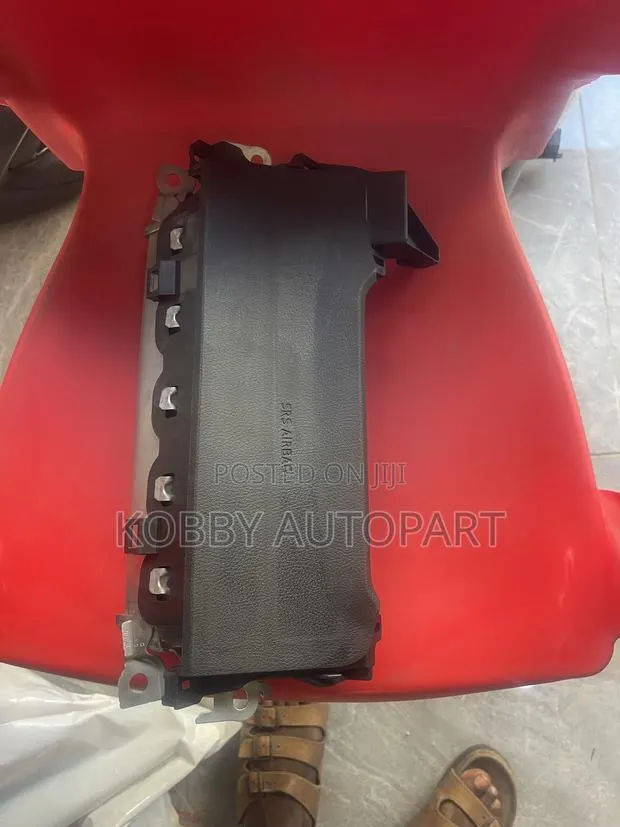 Toyota Camry Knee Airbag 2018 2019 2020 2021 2022 2023 2024 2025 · Photo 1