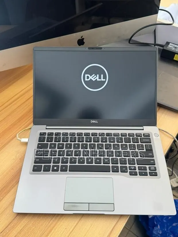 Laptop Dell Latitude 7400 8GB Intel Core i5 SSD 256GB · Photo 1