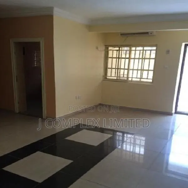 3bdrm Apartment in Methodist Church Area for rent