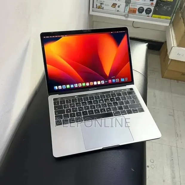 Laptop Apple MacBook Pro 2017 8GB Intel Core i5 SSD 256GB · Photo 1