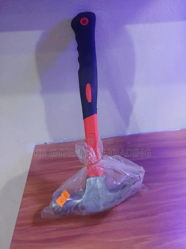 Claw Hammer With Ergonomic Grip · Photo 1