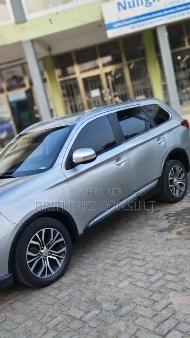 Suv Available for Rentals Mitsubishi Outlander Rent Now! · Photo 1