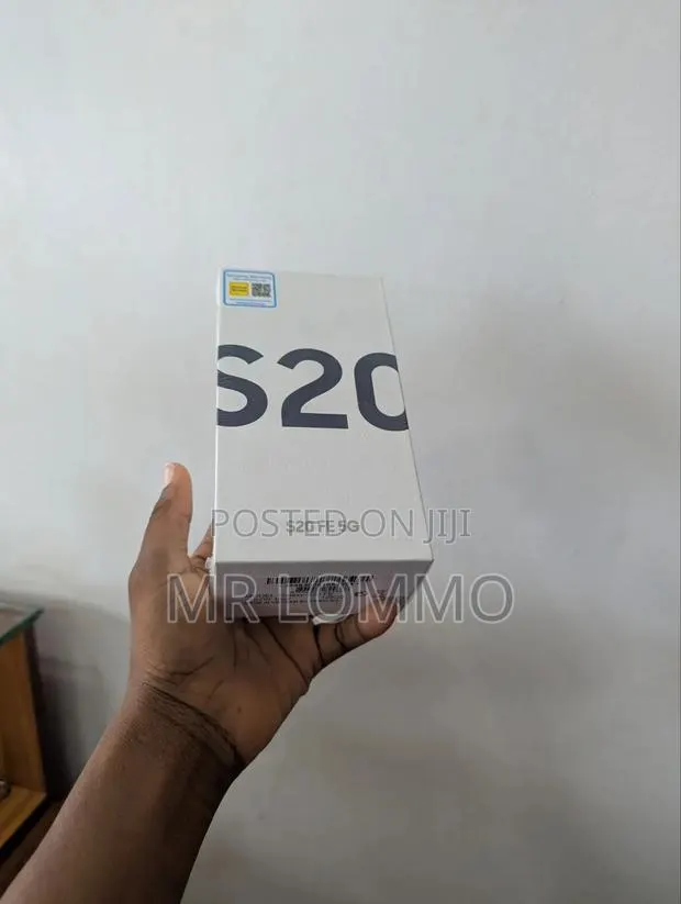 New Samsung Galaxy S20 FE 5G 128 GB Blue · Photo 1