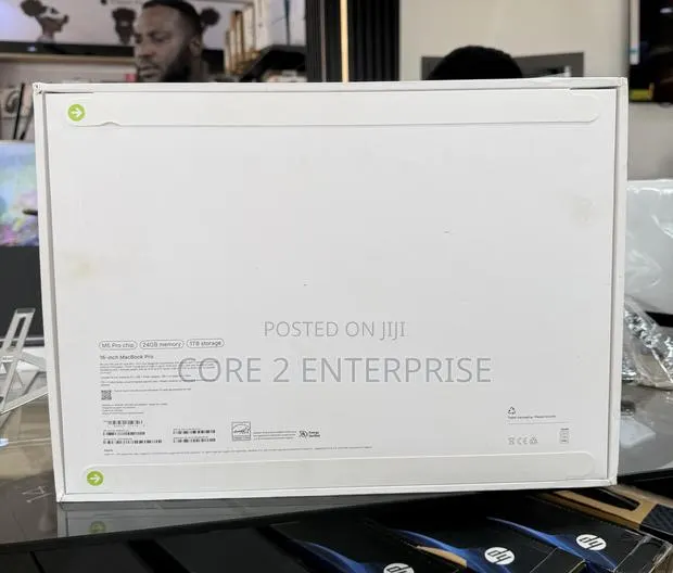 New Laptop Apple MacBook Air 2026 M5 24GB Apple M5 Pro SSD 1T · Photo 1