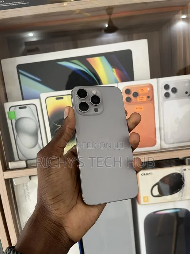 Apple iPhone 15 Pro Max 256 GB Silver