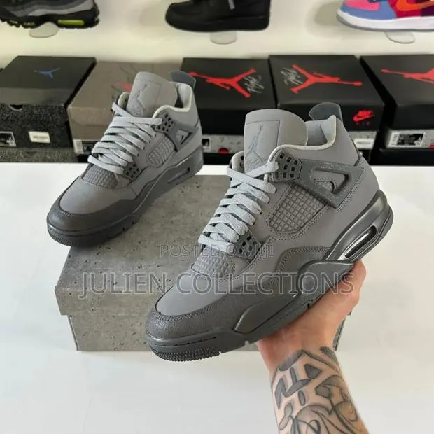 Jordan Retro 4 Se Paris · Photo 1