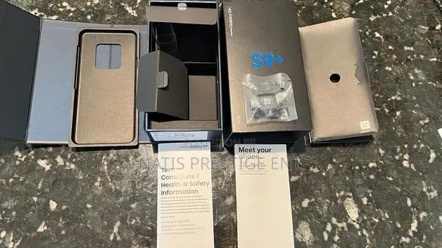 New Samsung Galaxy S9 Plus 64 GB Black · Photo 1