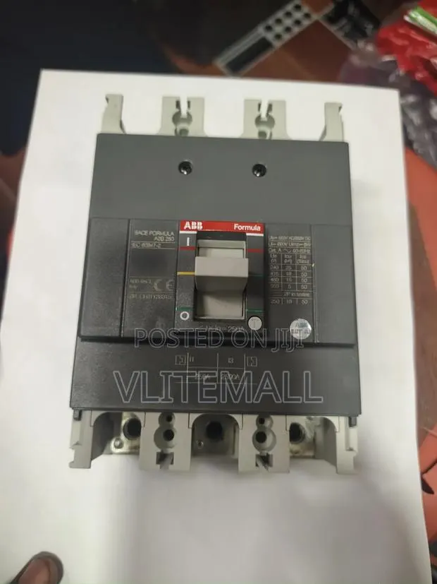 ABB SACE Formula A2B 250 Molded Case Circuit Breaker (MCCB) · Photo 1