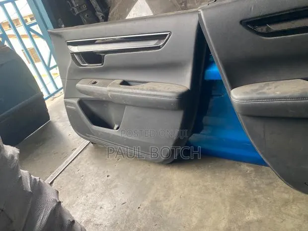 2024 Honda CR-V Front and Back Door Cards/Panel · Photo 1