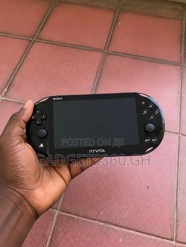 Sony PSVITA Slim (32GB Black + 15 Games Loaded) · Photo 1