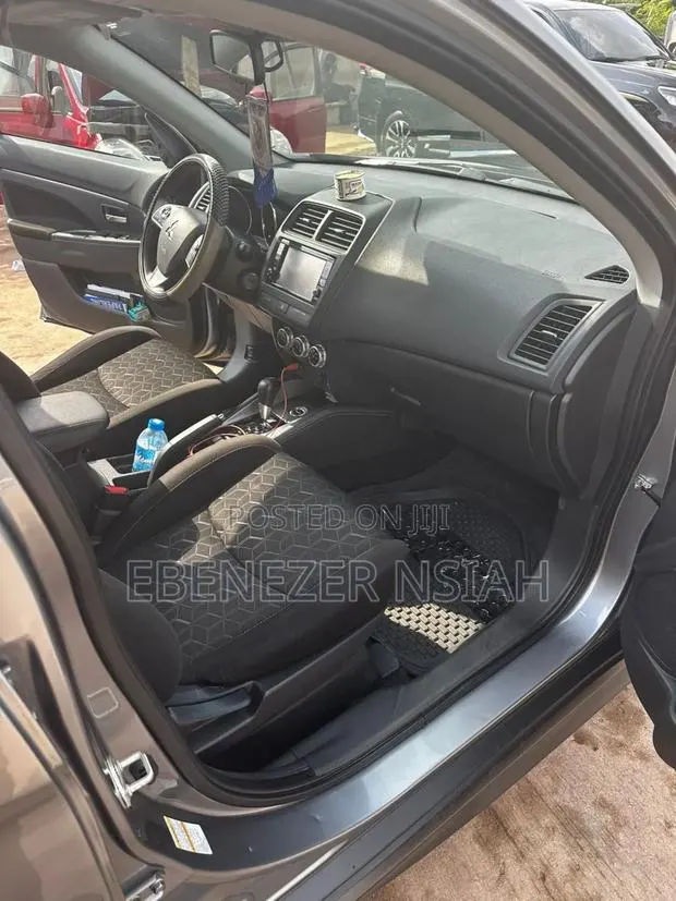 New Mitsubishi Outlander Sport S 2024 Gray · Photo 1