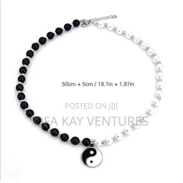 Ying Yang Necklace Black/White · Photo 3