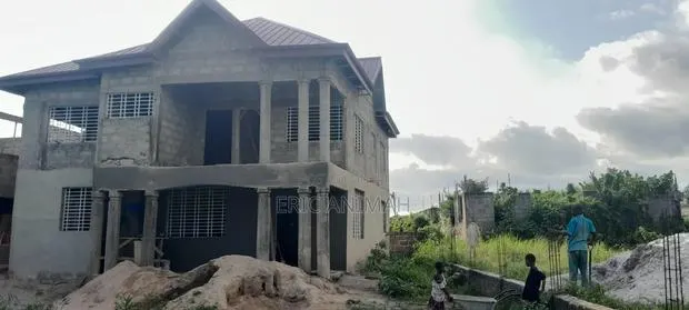5bdrm House in Kingspok, Takoradi for sale · Photo 1