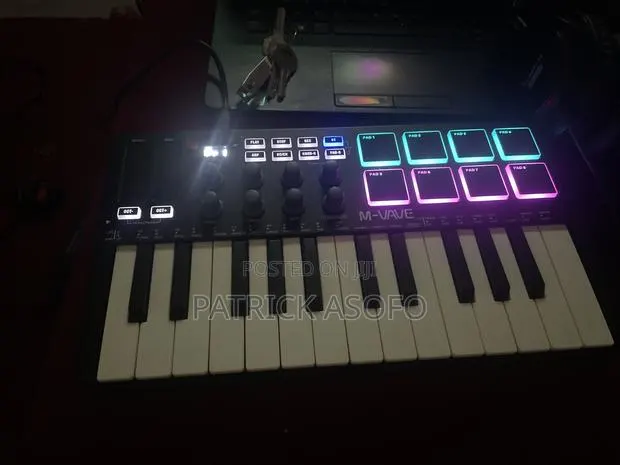 Midi Keyboard · Photo 1