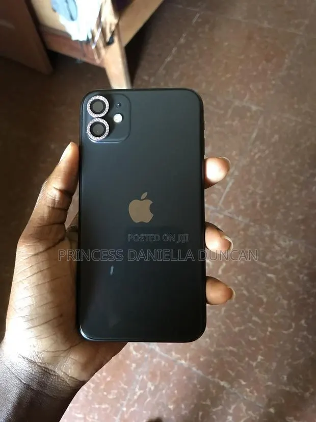 Apple iPhone 11 128 GB Black · Photo 1