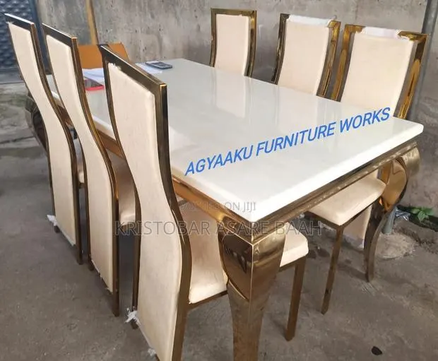 Golden Marble Dining Table · Photo 1