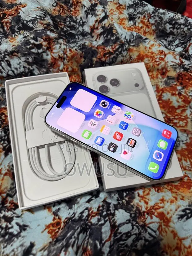 Apple iPhone 17 Pro Max 512 GB Silver · Photo 1