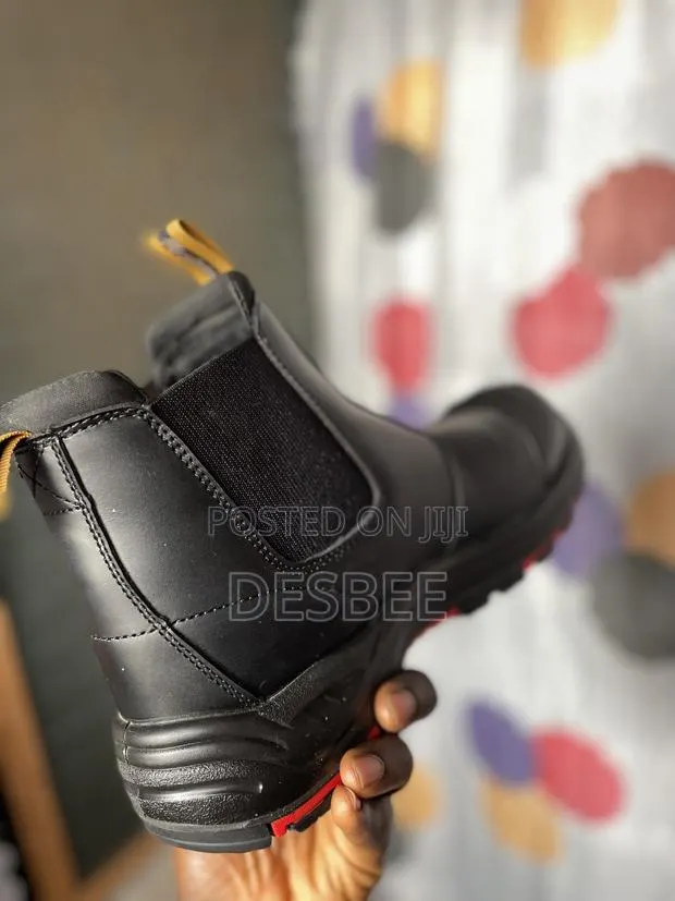 Safety Boot · Photo 1