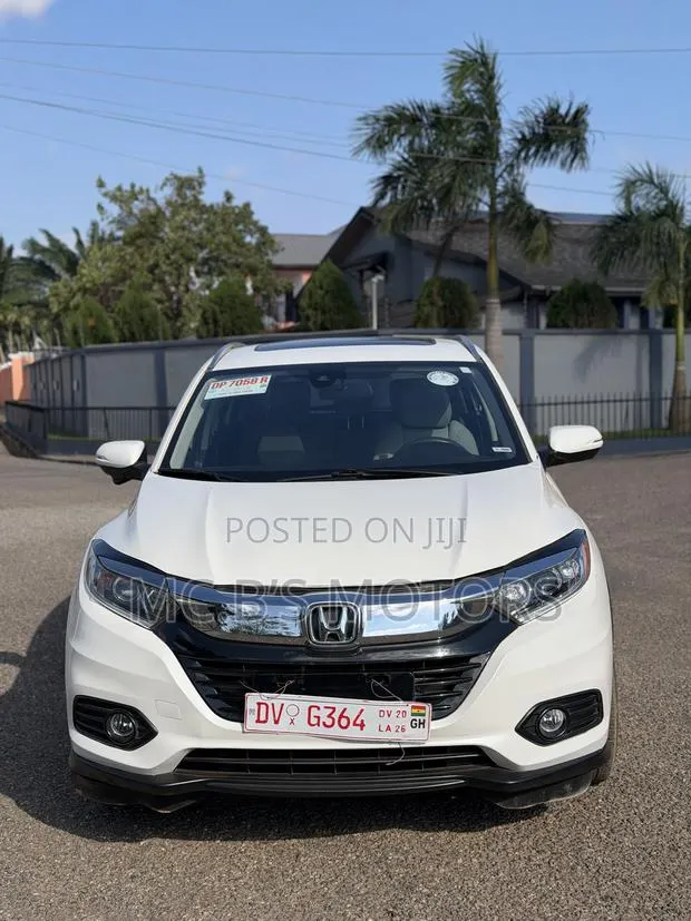 Honda HR-V 2022 White · Photo 1