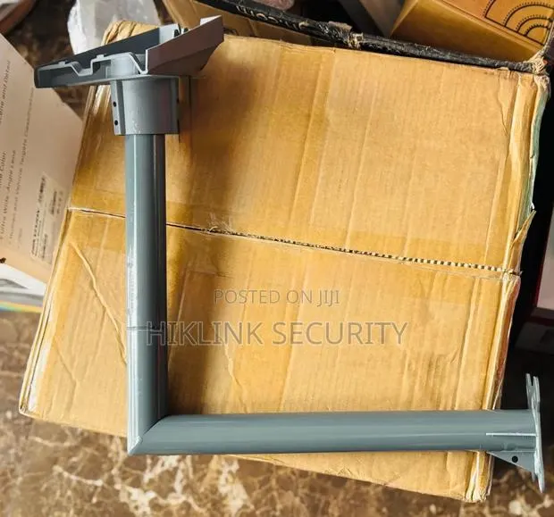 Starlink Adaptor and Pole · Photo 1