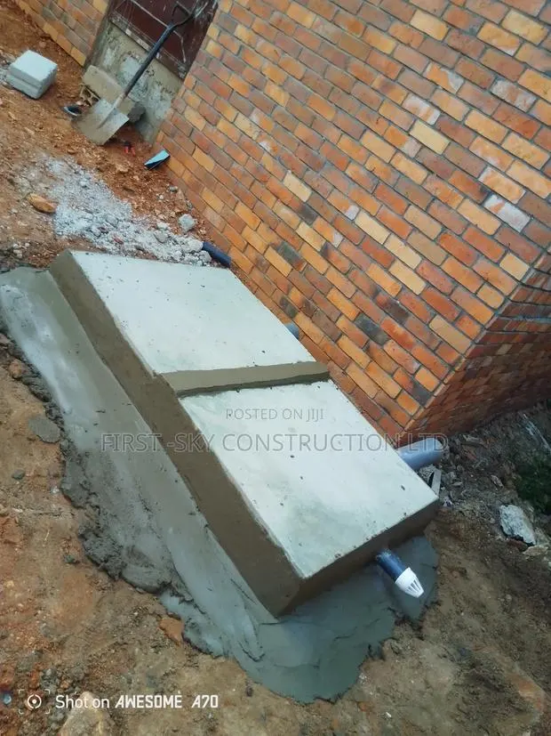 Bio Fill Toilet · Photo 1