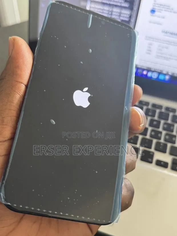 Apple iPhone 15 Pro Max 1 TB Black · Photo 1