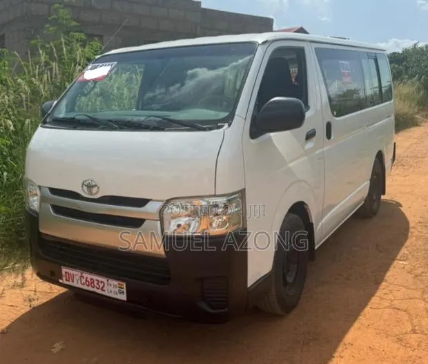 Toyota HiAce 2014 White · Photo 1