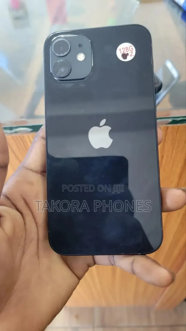 Apple iPhone 12 128 GB Black · Photo 1
