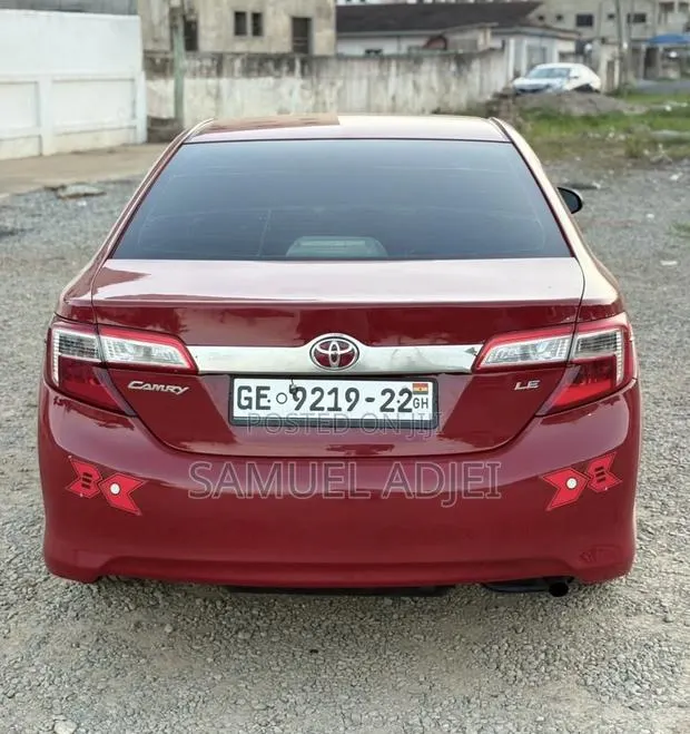 Toyota Camry 2014 Red · Photo 1
