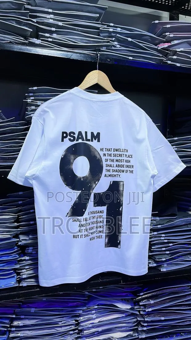 Graphic T-Shirt · Photo 1