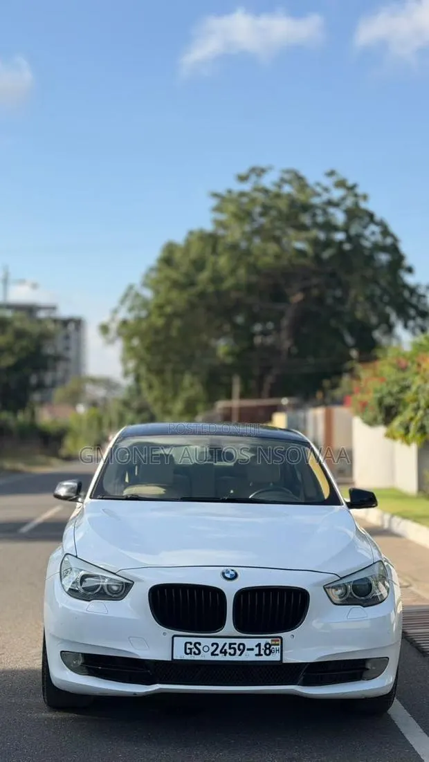 BMW 535i 2011 White · Photo 1