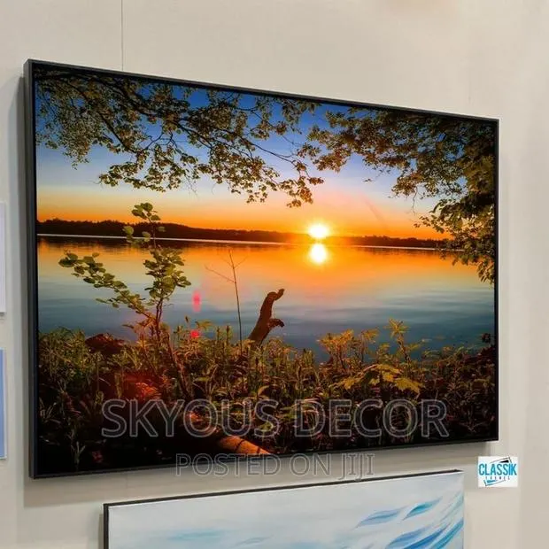 Wall Floating Frame · Photo 1