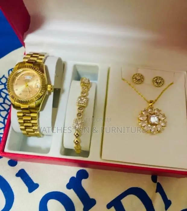 Rolex Ladies Watch With Bracelet and Necklace · Photo 1