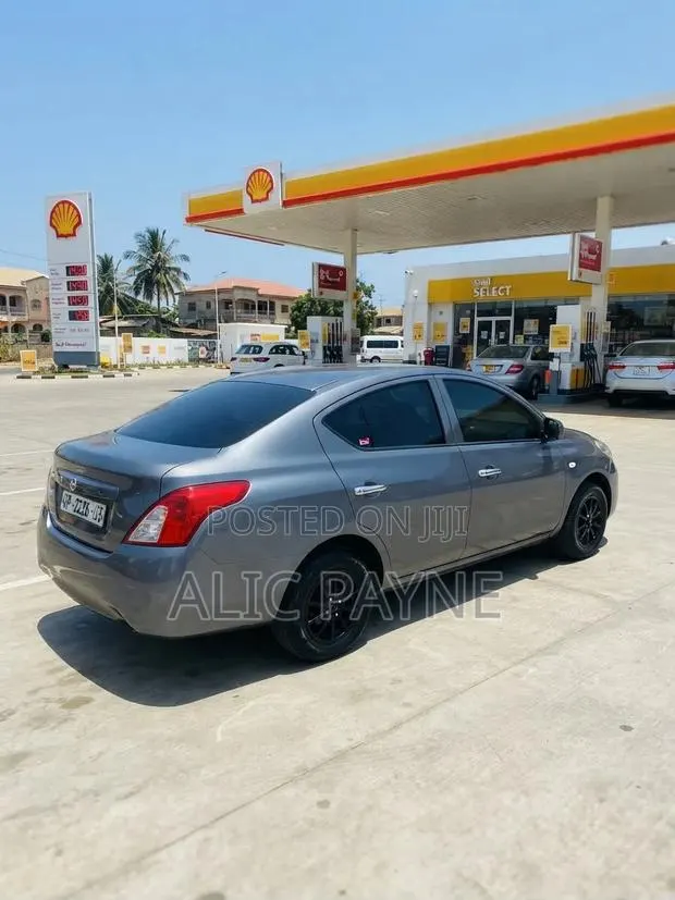 Nissan Almera 2013 Silver · Photo 1