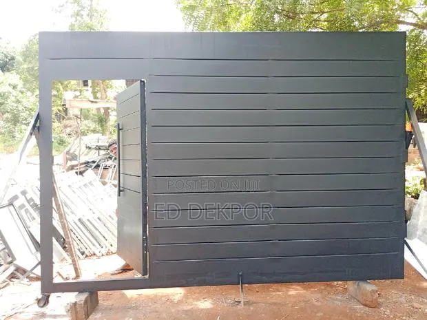Swing Single Gate · Photo 1