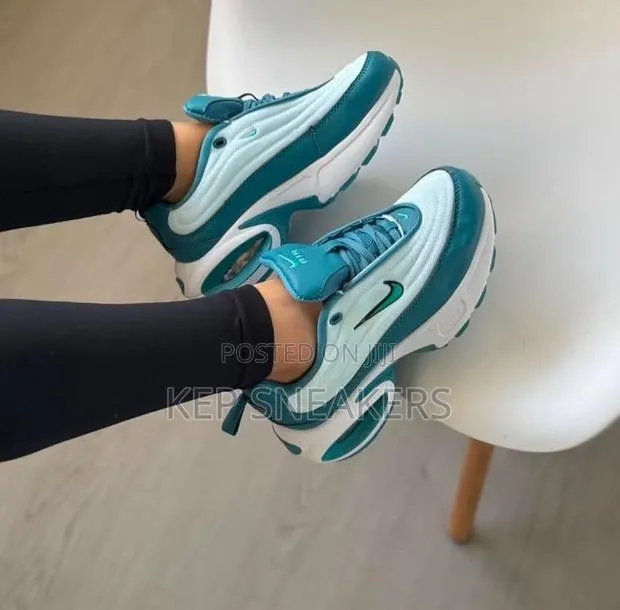 Airmax Portal “Blue Light” · Photo 1
