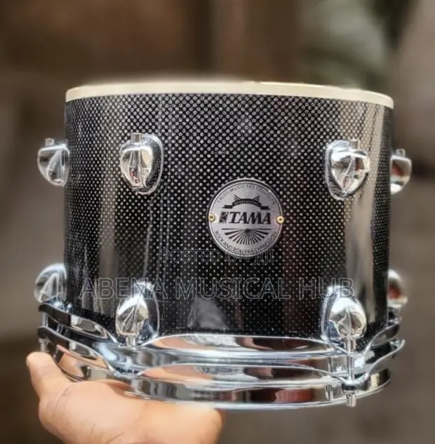 Tama Drum 5 Set With Two Cymbals · Photo 1