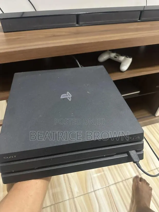 Playstation 4 Professional for Sale · Photo 1
