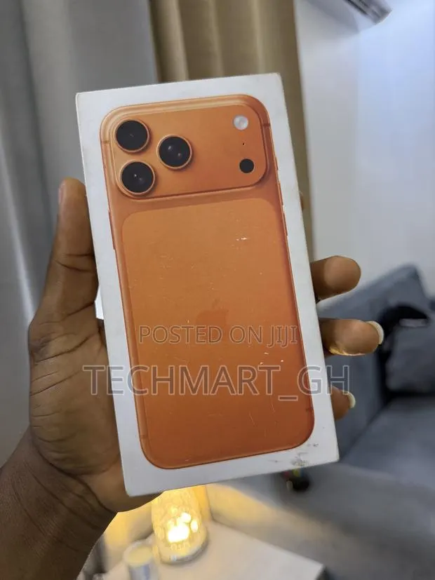 New Apple iPhone 17 Pro Max 256 GB Orange · Photo 1