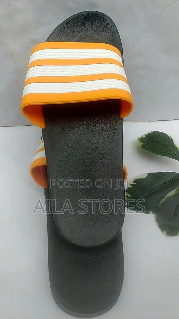 Slides SANDALS · Photo 1